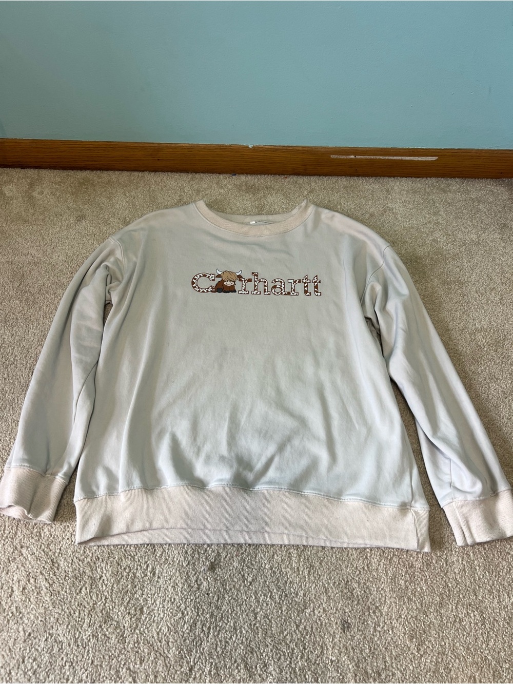 Carhartt Women’s off white  Crewneck longhorn Logo Sweatshirt